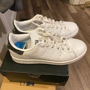 8/10 nice clean up like new